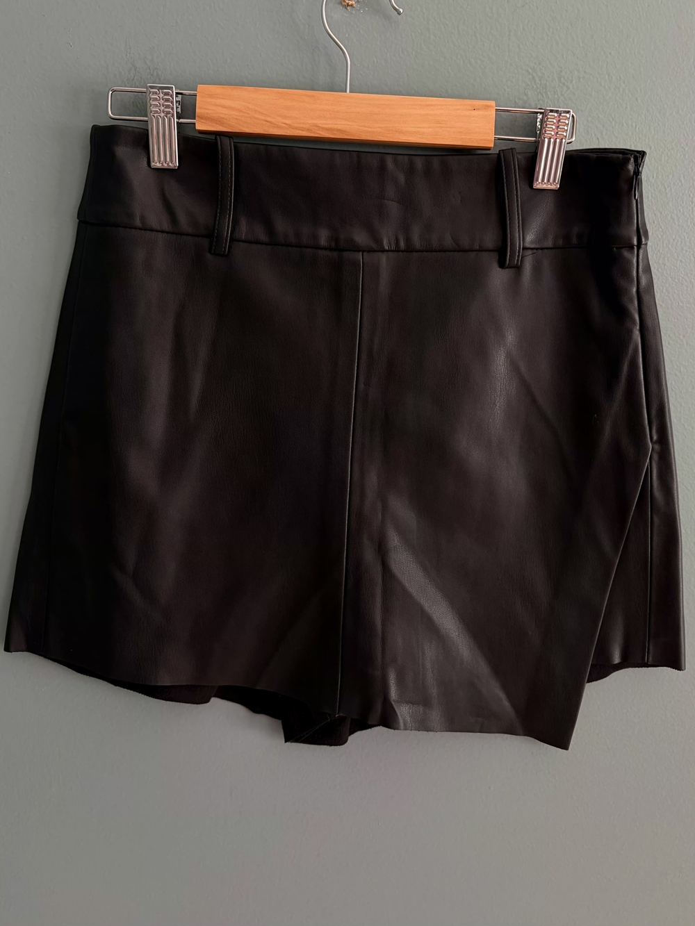 0Zara Black Faux Leather Asymmetric Skort Mini XS